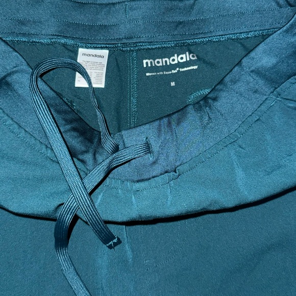 Mandala scrubs Jogger - Picture 2 of 6